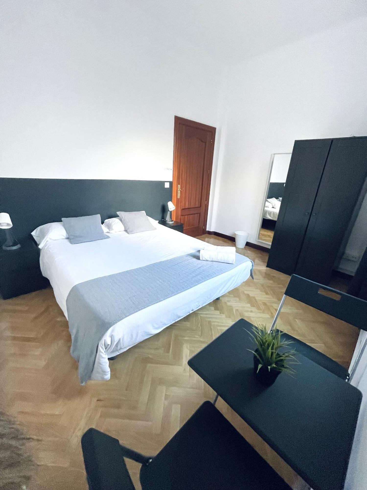 Ibiza Habitaciones Madrid Exterior photo